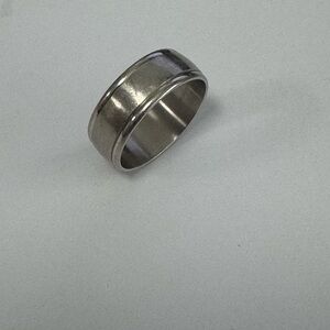Men’s 10k white gold Benchmark Band Ring